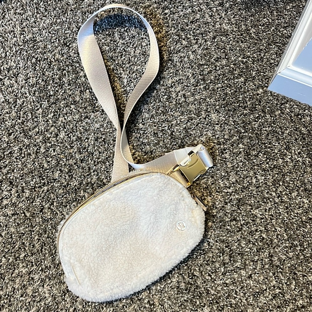 Lulu lemon fuzzy belt bag